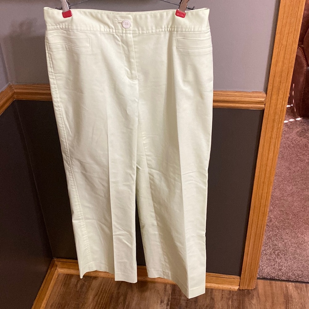 Ann Taylor light yellow wide leg cropped pants size 4